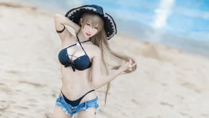 周叽是可爱兔兔《让巴尔泳装》主题写真：30张全套美图