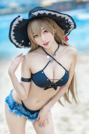 周叽是可爱兔兔《让巴尔泳装》主题写真：30张全套美图