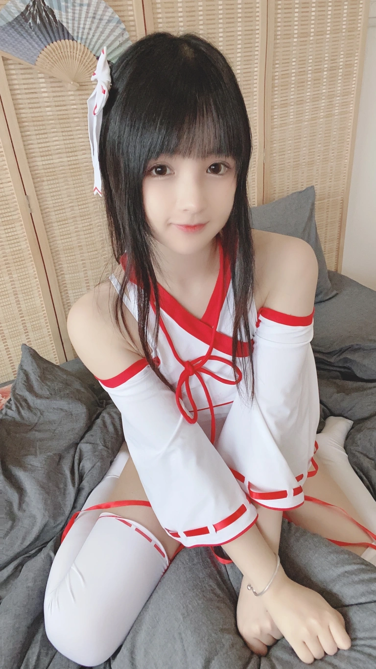 桜井宁宁《女巫》主题写真：64张全套美图，含2个视频