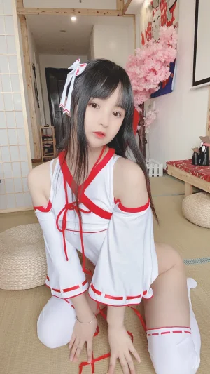 桜井宁宁《女巫》主题写真：64张全套美图，含2个视频