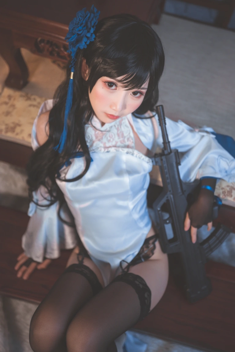 面饼仙儿《玉玲珑》主题写真：27张全套美图