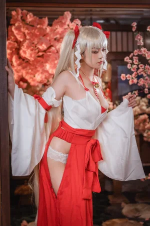 蜜汁猫裘《可畏巫女》主题写真：50张全套美图，含4个视频