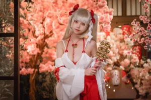 蜜汁猫裘《可畏巫女》主题写真：50张全套美图，含4个视频
