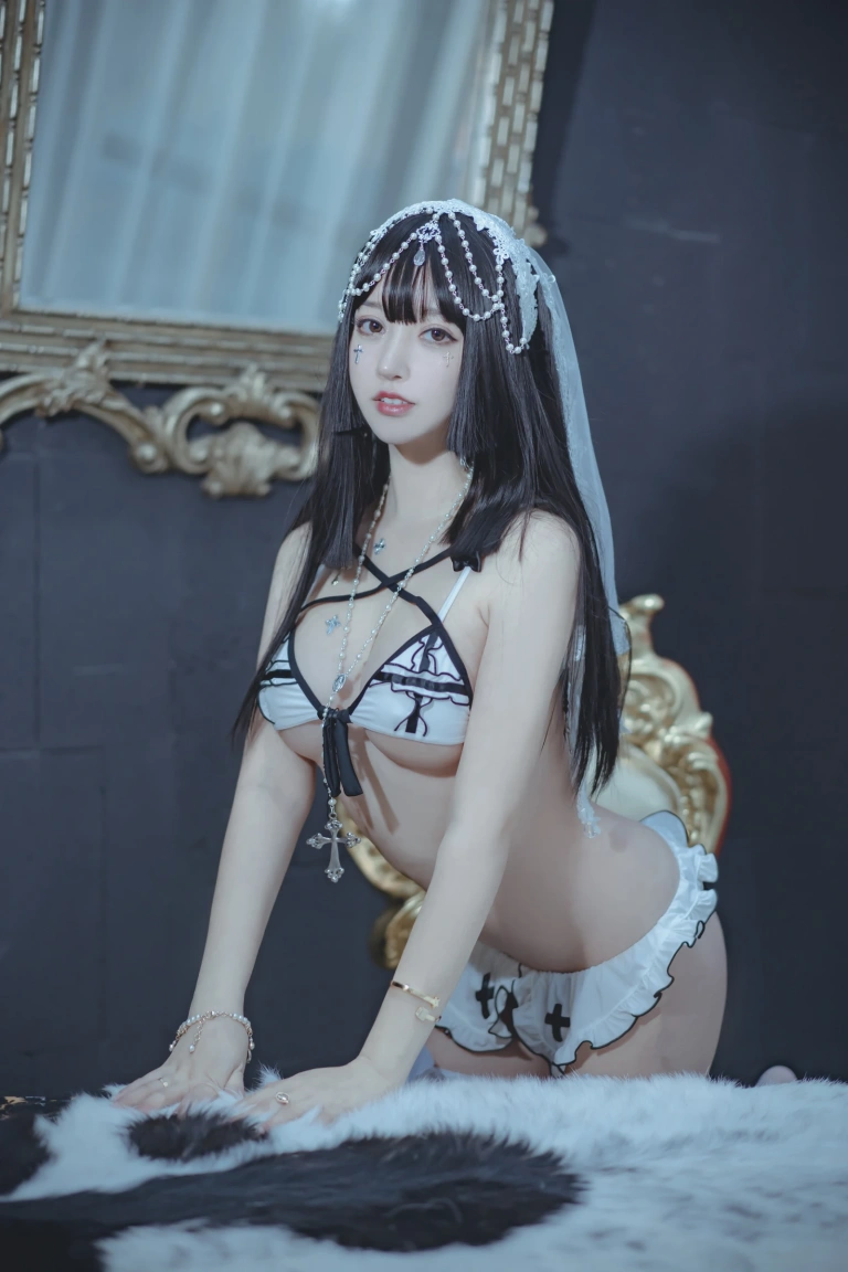 过期米线线喵《修女》主题写真：53张全套美图