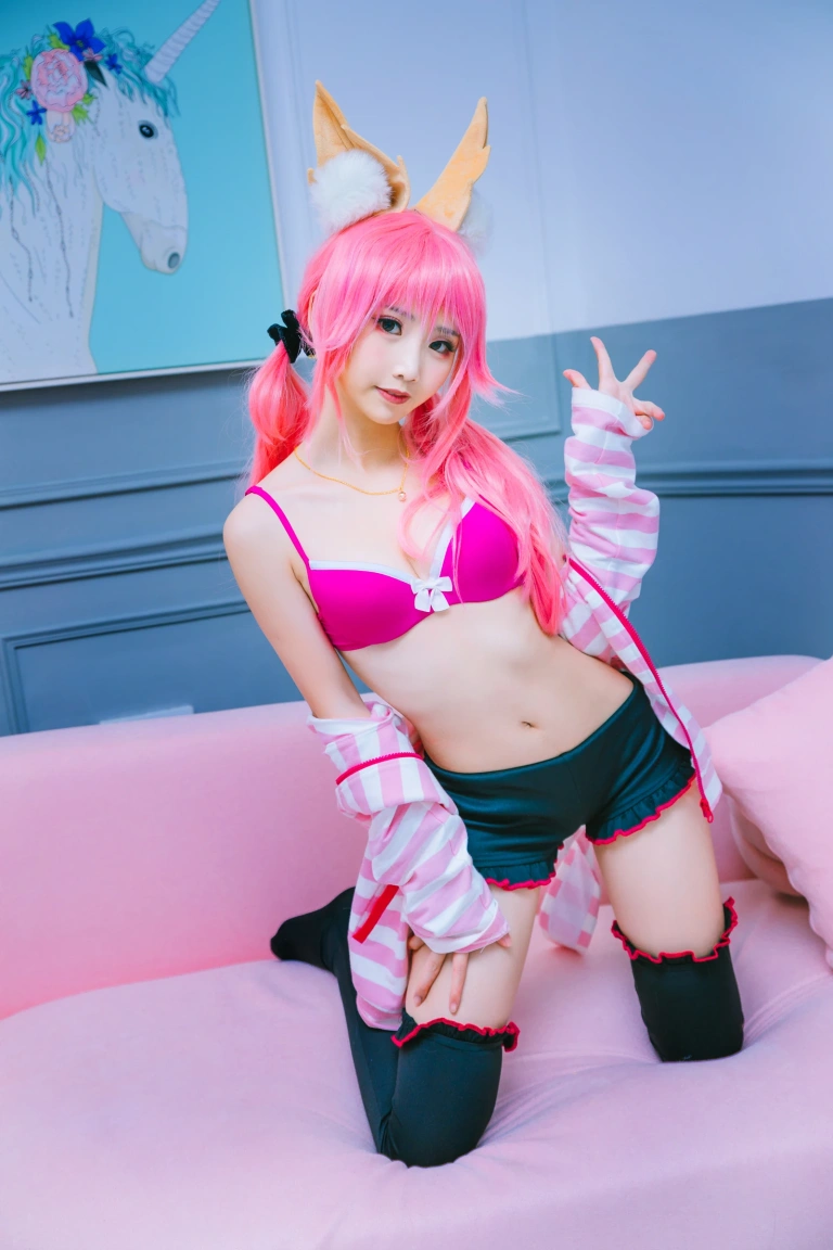 面饼仙儿《玉藻前日常》主题写真：16张全套美图
