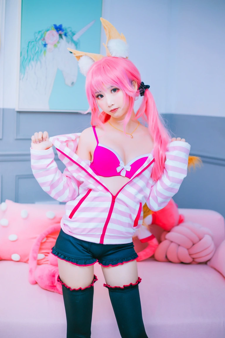 面饼仙儿《玉藻前日常》主题写真：16张全套美图