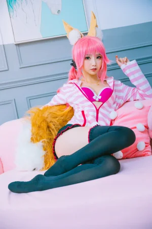 面饼仙儿《玉藻前日常》主题写真：16张全套美图