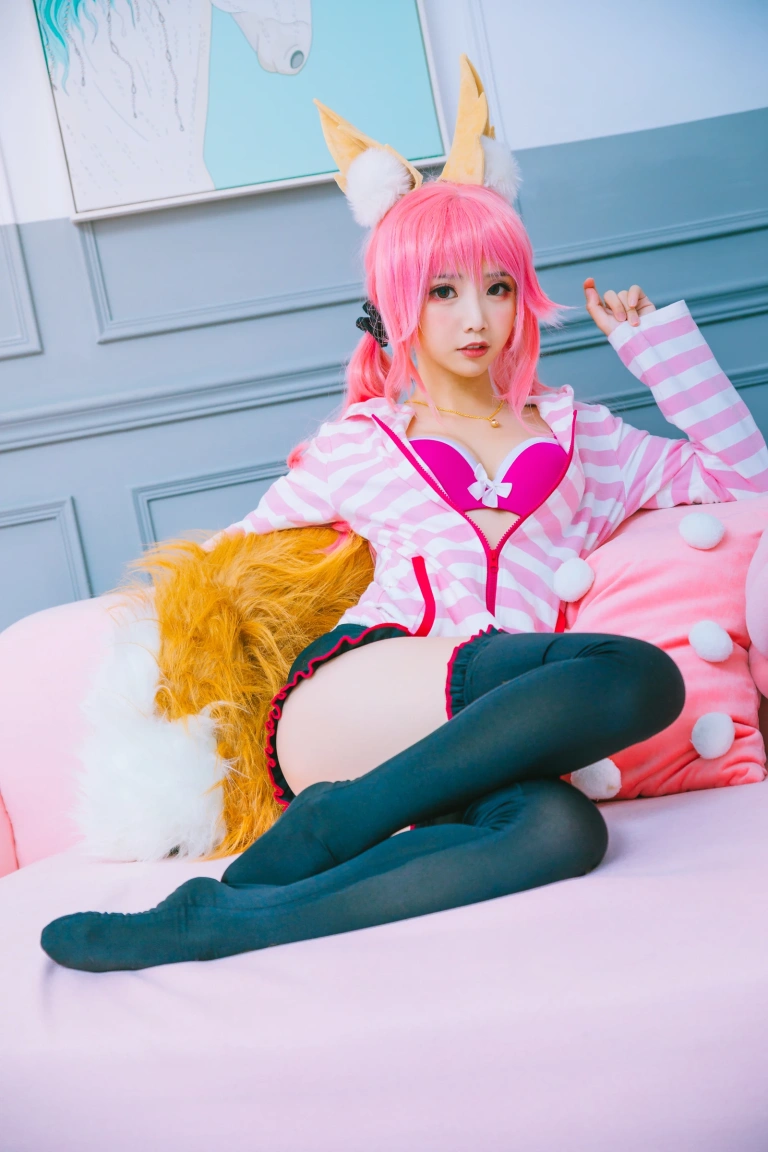 面饼仙儿《玉藻前日常》主题写真：16张全套美图