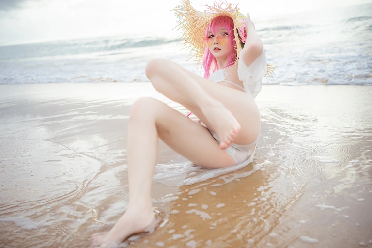 星之迟迟《《鸣夏》 絮库夫》主题写真：25张全套美图
