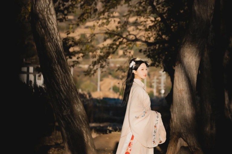 木棉棉《山川如酒》主题写真：35张全套美图