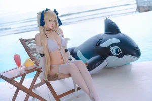 屿鱼《碧蓝航线 安克雷奇 泳装》主题写真：38张全套美图