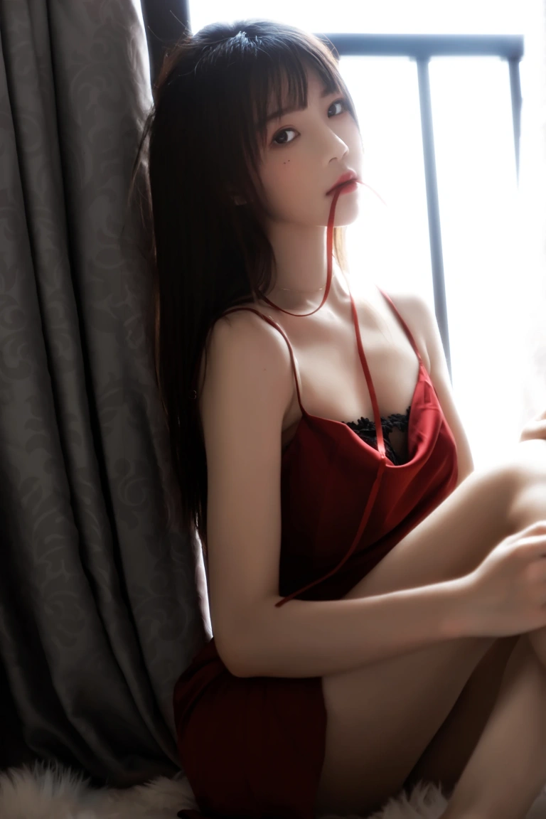 桜桃喵《千丝万缕的红》主题写真：69张全套美图