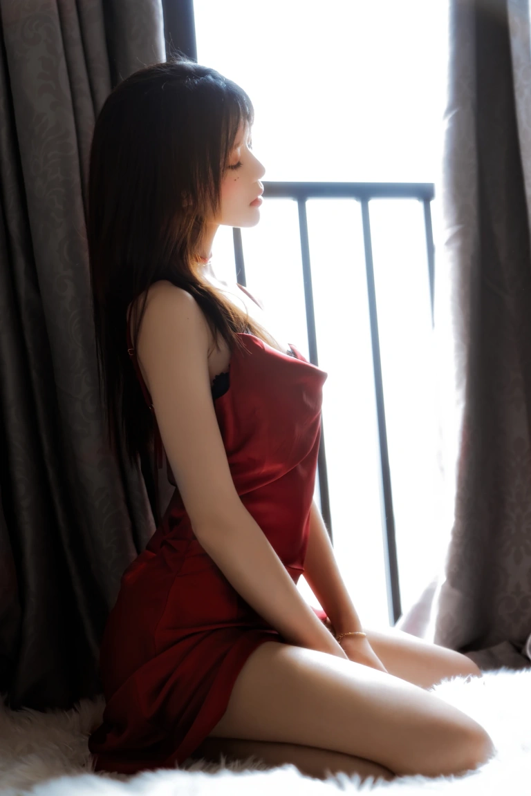 桜桃喵《千丝万缕的红》主题写真：69张全套美图