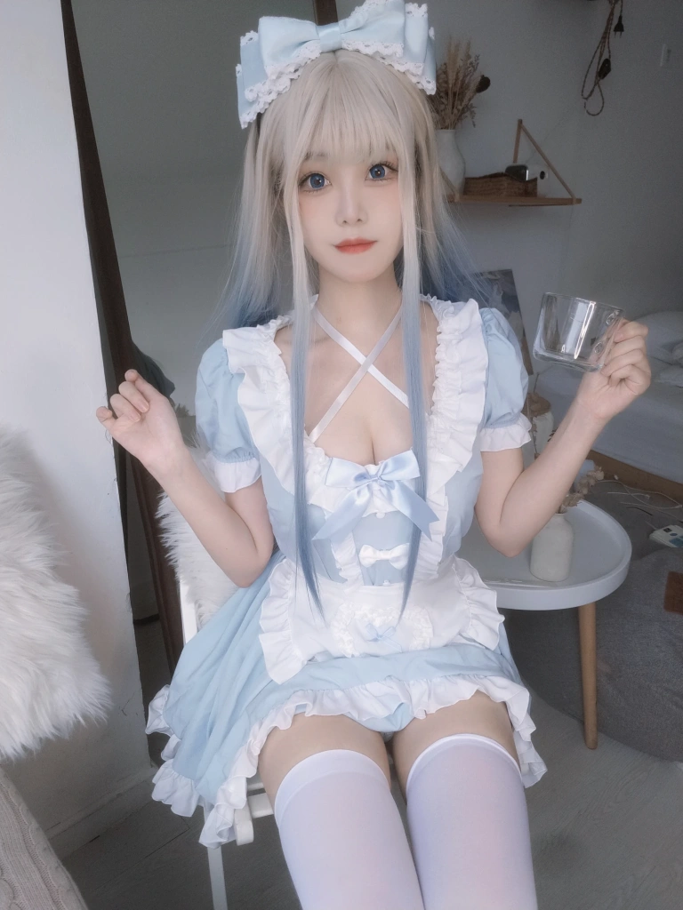 蜜汁猫裘《蓝baby》主题写真：27张全套美图，含2个视频