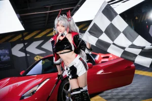 瓜希酱&Momoko葵葵《碧蓝航线 欧根&企业 赛车女郎》主题写真：58张全套美图