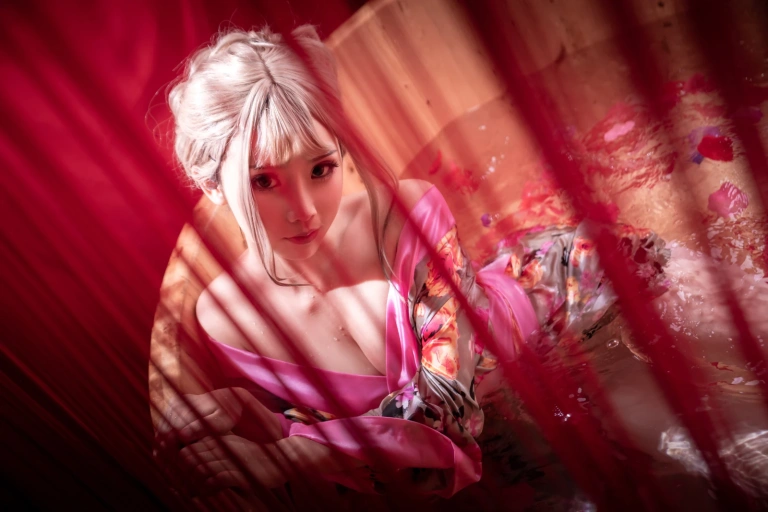 面饼仙儿《浴缸》主题写真：18张全套美图
