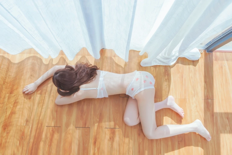 桜桃喵《小草莓》主题写真：47张全套美图