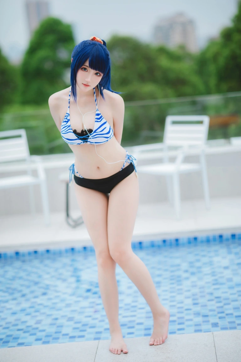 瓜希酱&Momoko葵葵《SSSS.GRIDMAN宝多六花&新条茜 泳装》主题写真：85张全套美图
