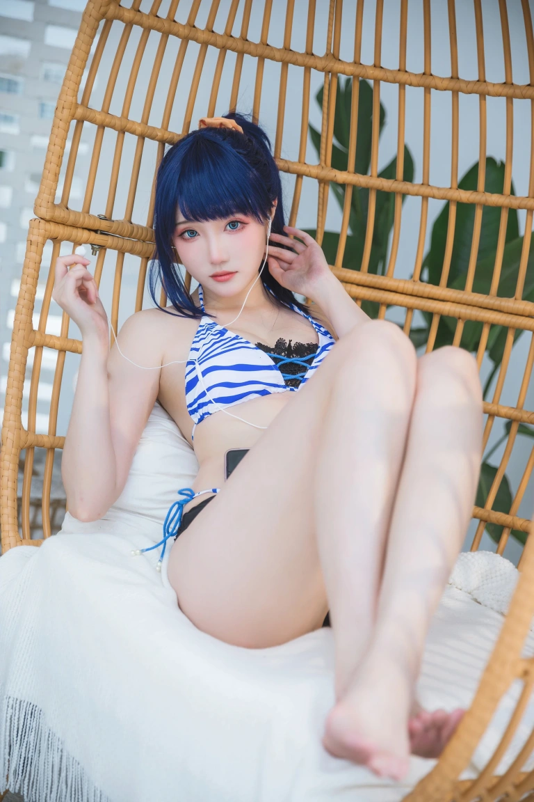 瓜希酱&Momoko葵葵《SSSS.GRIDMAN宝多六花&新条茜 泳装》主题写真：85张全套美图