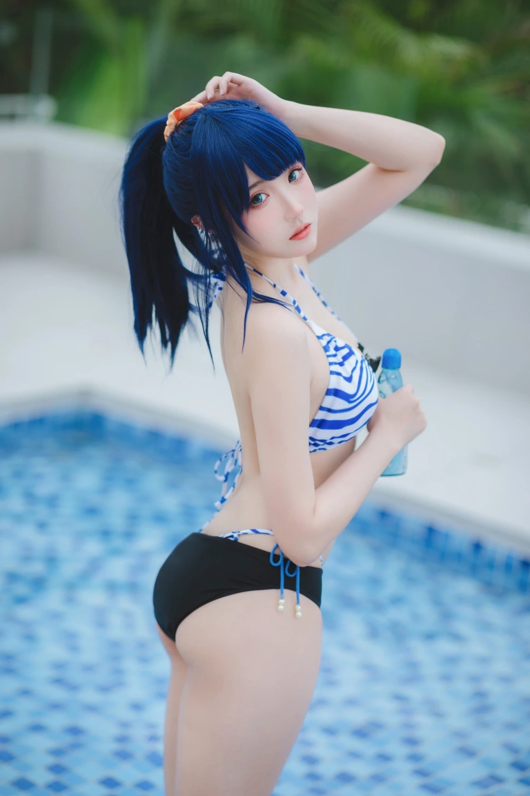 瓜希酱&Momoko葵葵《SSSS.GRIDMAN宝多六花&新条茜 泳装》主题写真：85张全套美图