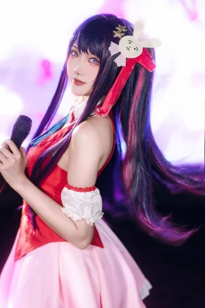 瓜希酱《我推的孩子 星野爱》主题写真：18张全套美图