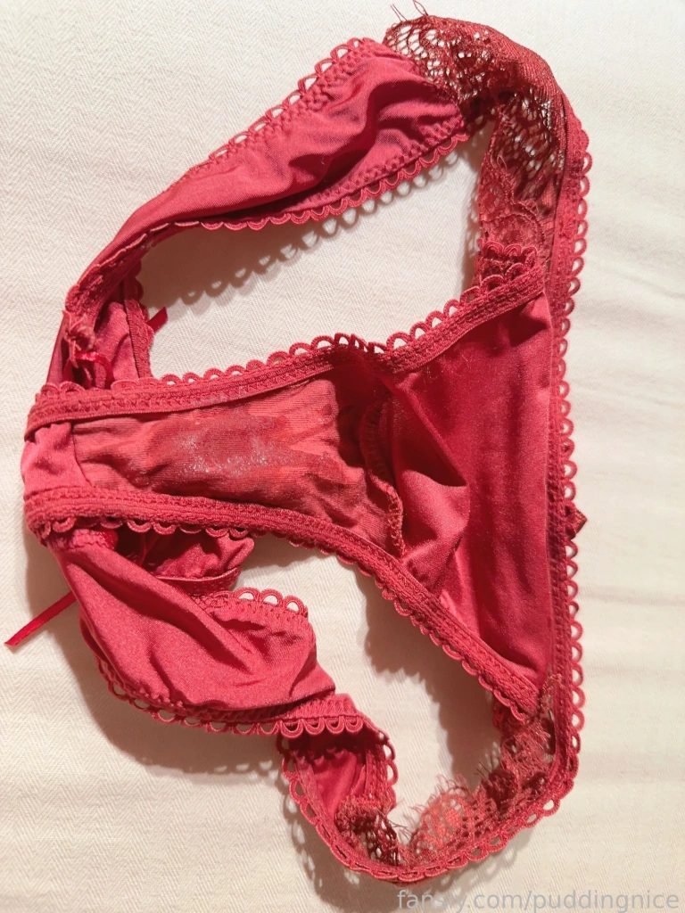 布丁大法《湿湿的内裤》主题写真：20张全套美图，含5个视频