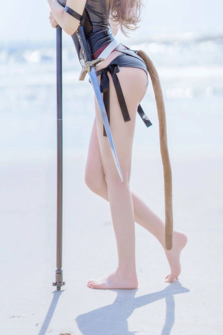 桜桃喵《天火泳装》主题写真：25张全套美图