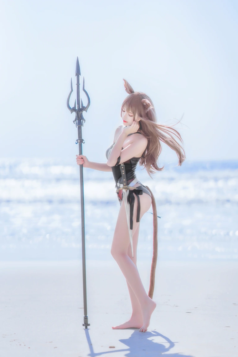 桜桃喵《天火泳装》主题写真：25张全套美图