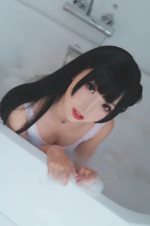 面饼仙儿《浴缸泡泡》主题写真：41张全套美图