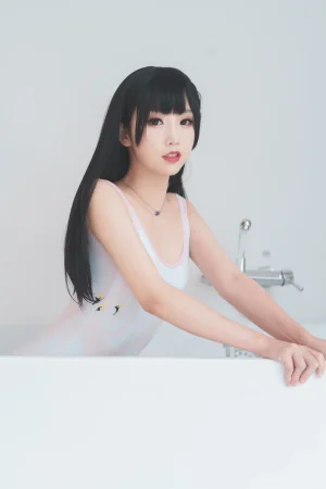 面饼仙儿《浴缸泡泡》主题写真：41张全套美图