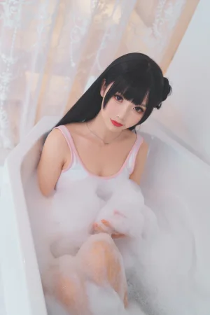 面饼仙儿《浴缸泡泡》主题写真：41张全套美图