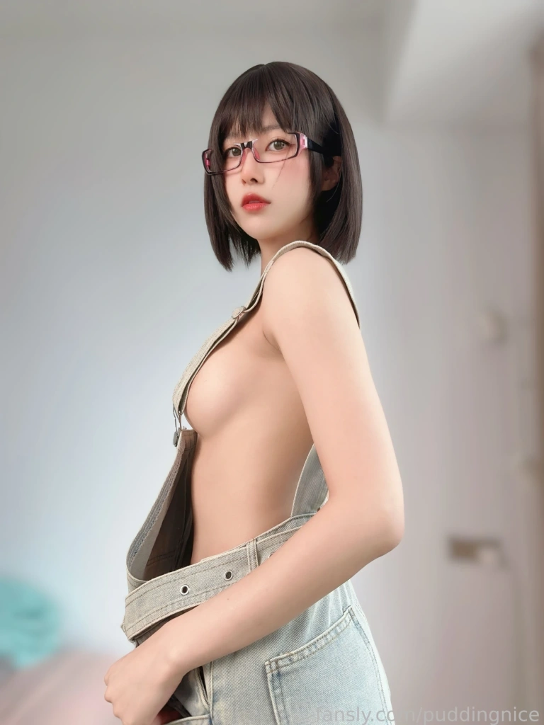 布丁大法《色气背带裤》主题写真：29张全套美图，含6个视频