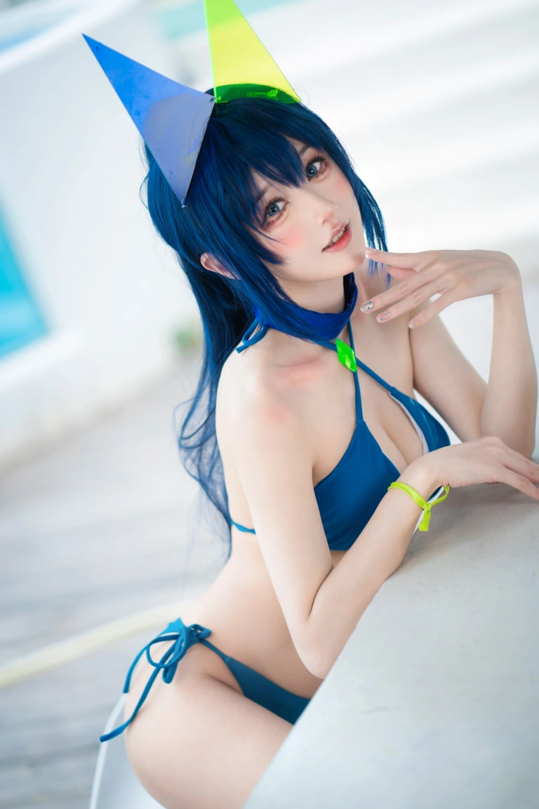 阿包也是兔娘《花园泳装》主题写真：35张全套美图