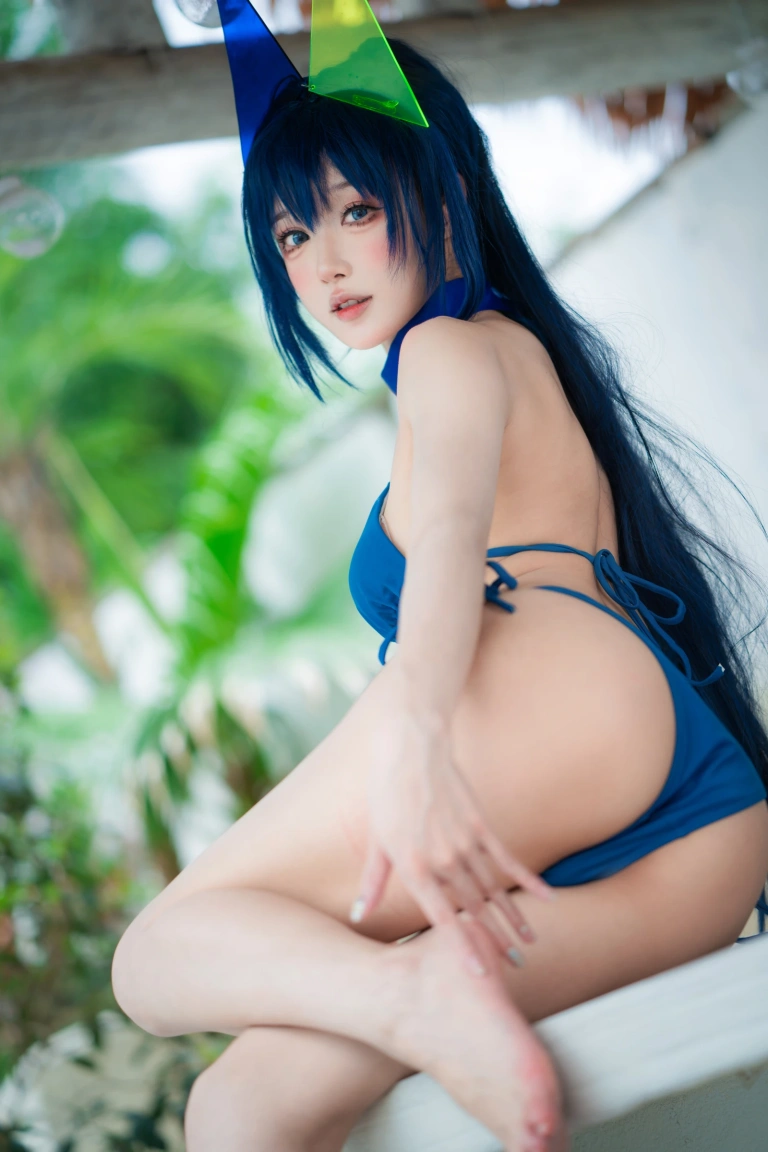 阿包也是兔娘《花园泳装》主题写真：35张全套美图