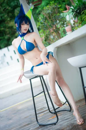 阿包也是兔娘《花园泳装》主题写真：35张全套美图
