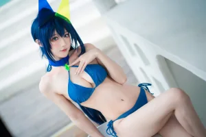 阿包也是兔娘《花园泳装》主题写真：35张全套美图