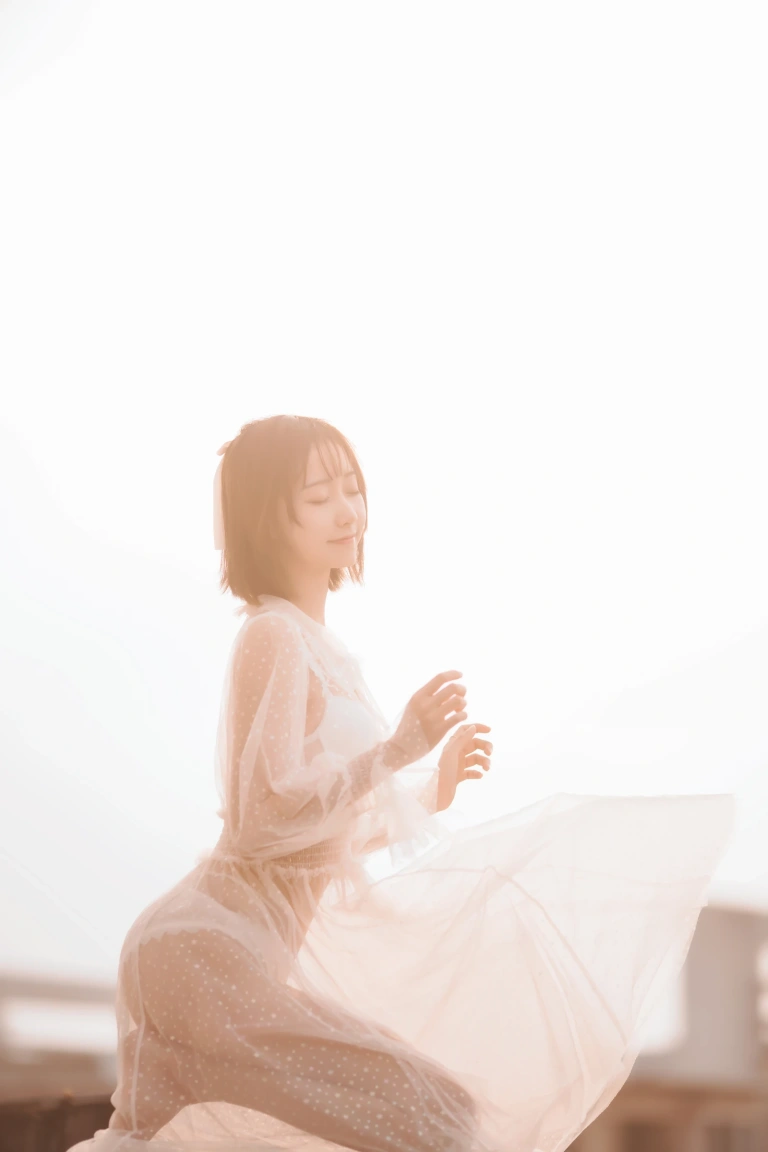 木棉棉《天台》主题写真：38张全套美图