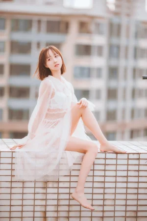 木棉棉《天台》主题写真：38张全套美图