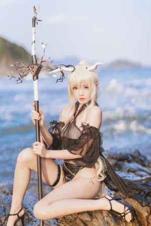 桜桃喵《闪灵泳衣》主题写真：42张全套美图