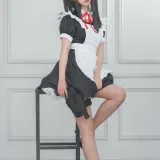 面饼仙儿《左轮女仆》主题写真：15张全套美图