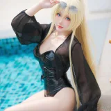 瓜希酱《俾斯麦 泳装》主题写真：20张全套美图