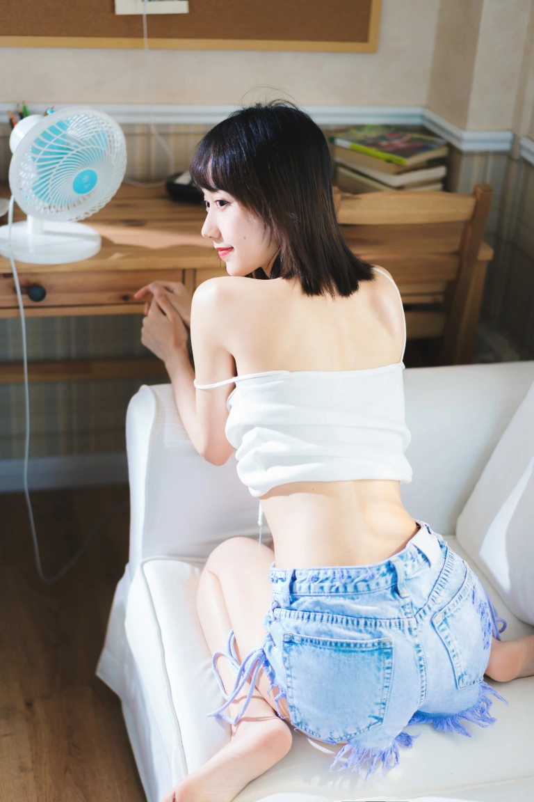 木棉棉《心动模式》主题写真：43张全套美图