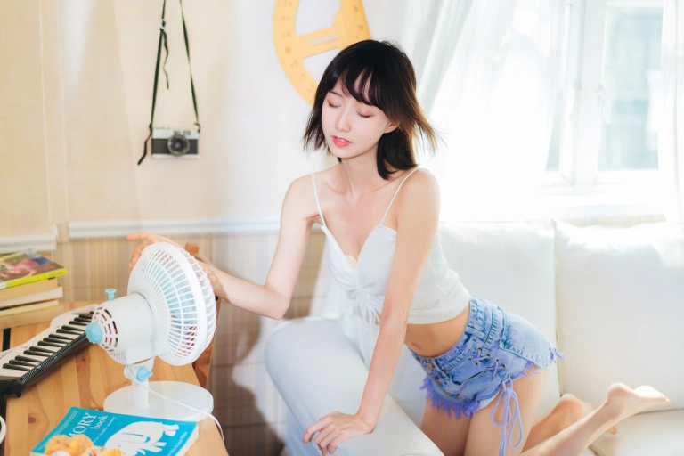 木棉棉《心动模式》主题写真：43张全套美图