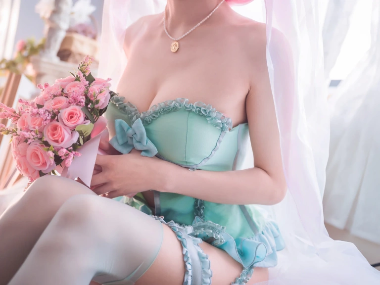 阿包也是兔娘《梦梦 婚纱内衣》主题写真：33张全套美图