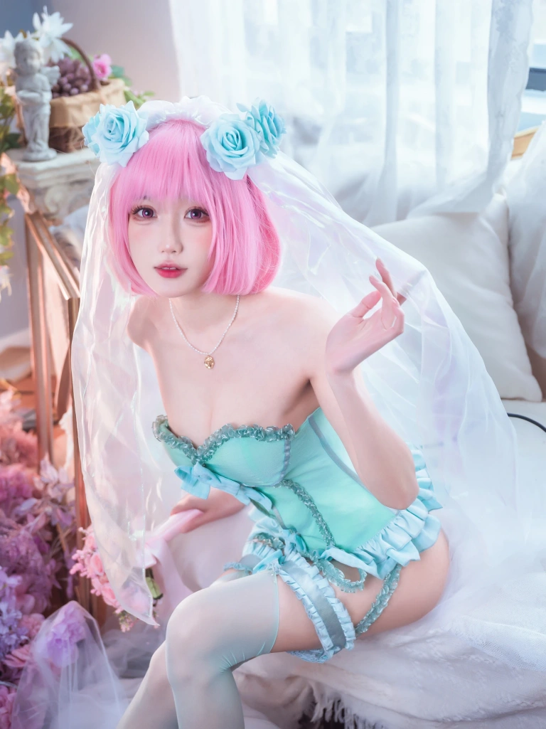 阿包也是兔娘《梦梦 婚纱内衣》主题写真：33张全套美图