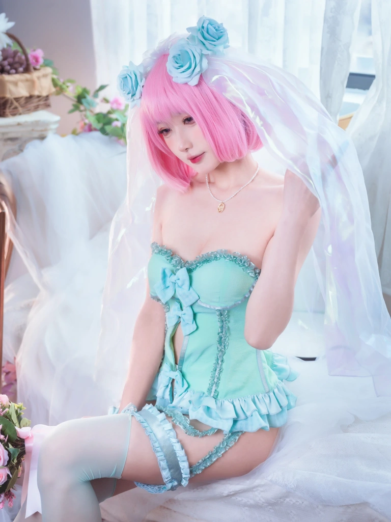 阿包也是兔娘《梦梦 婚纱内衣》主题写真：33张全套美图