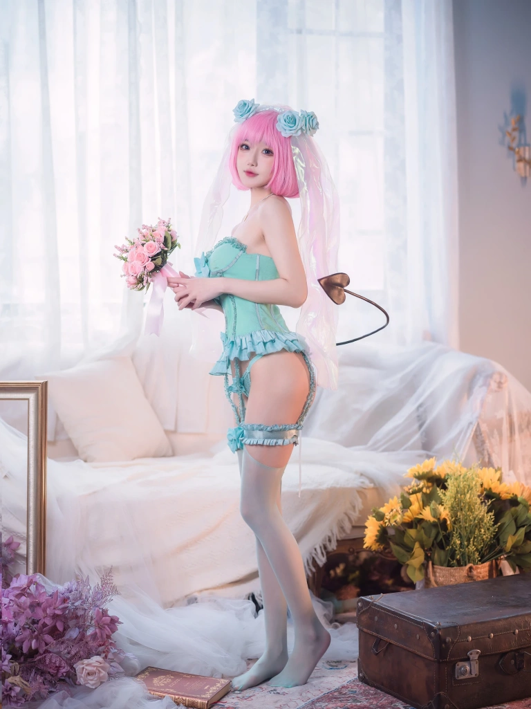 阿包也是兔娘《梦梦 婚纱内衣》主题写真：33张全套美图