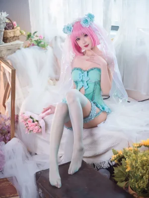 阿包也是兔娘《梦梦 婚纱内衣》主题写真：33张全套美图