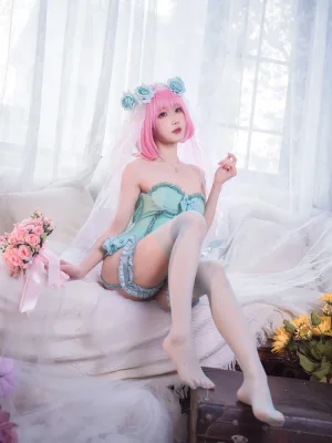 阿包也是兔娘《梦梦 婚纱内衣》主题写真：33张全套美图