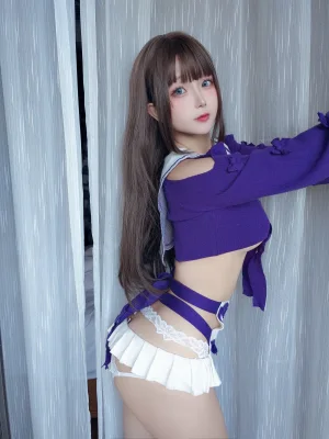 日奈娇(椎名莜)《学生妹自拍》主题写真：49张全套美图，含11个视频